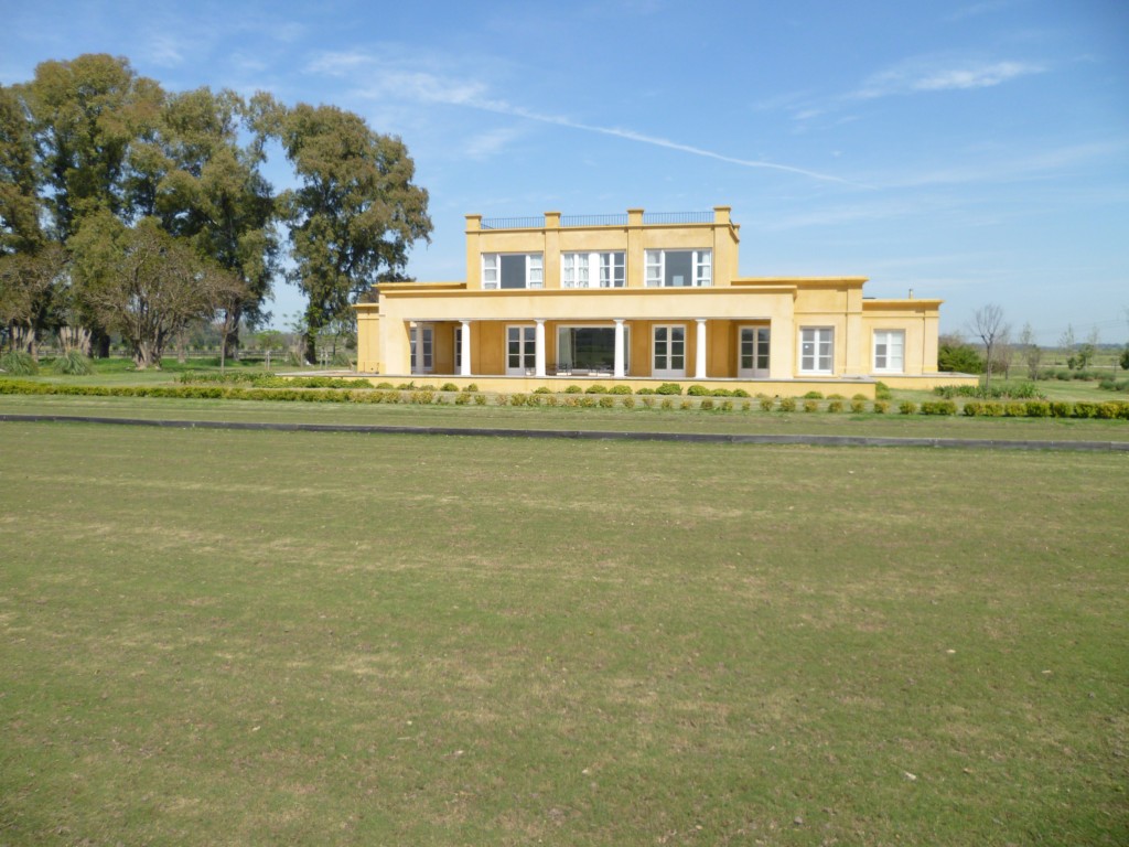 1539HP- 20 HAS MANSION CON CANCHA DE POLO