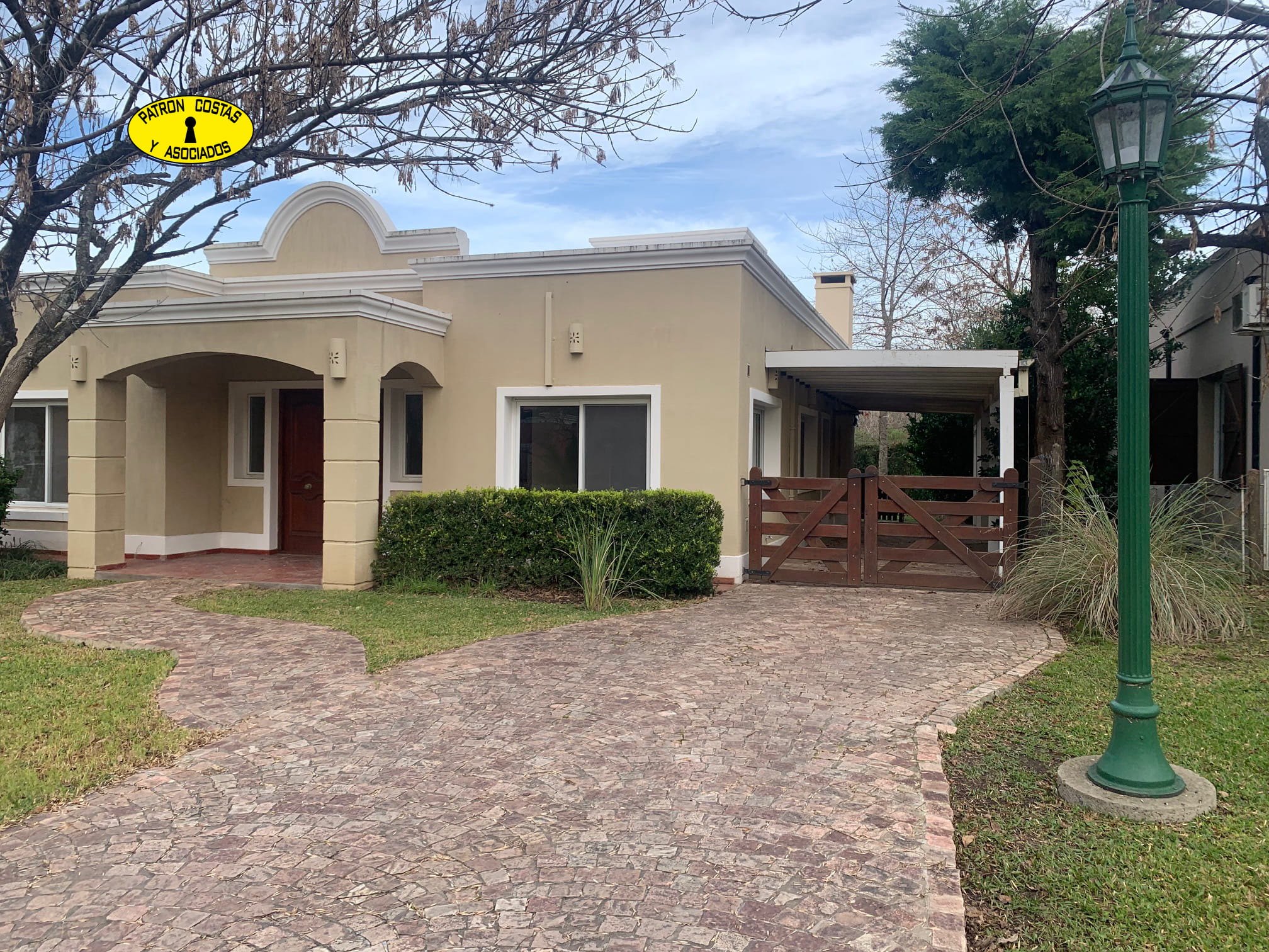3502AA- CASA 3 DORMITORIOS BARRIO LOS POTRILLOS FATIMA PILAR