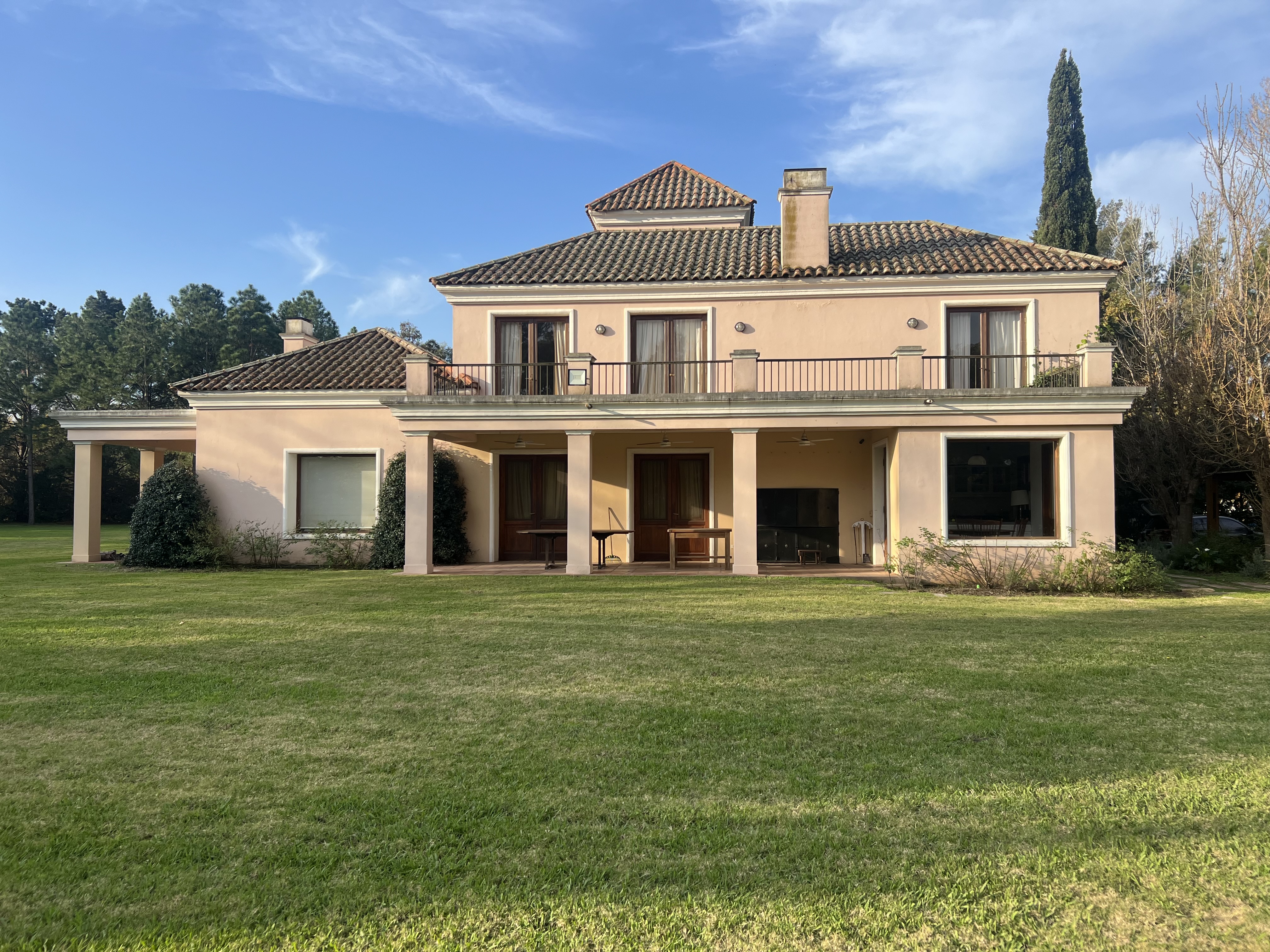 3522FP- CASA EN VENTA HARAS ARGENTINO OPEN DOOR LUJAN
