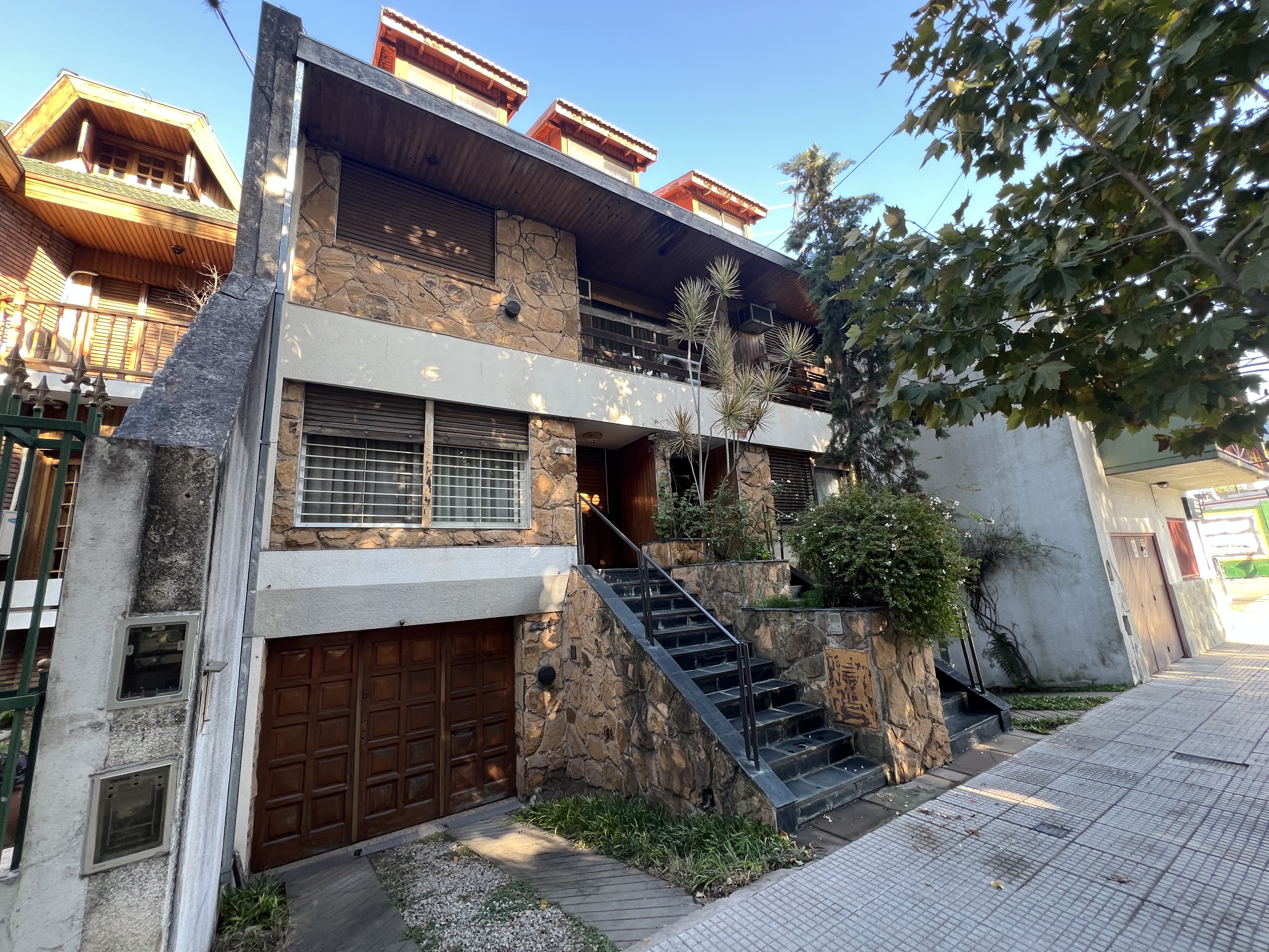 3412SA- VENTA CASA 214 M EN CHIVILCOY 4000 VILLA DEVOTO